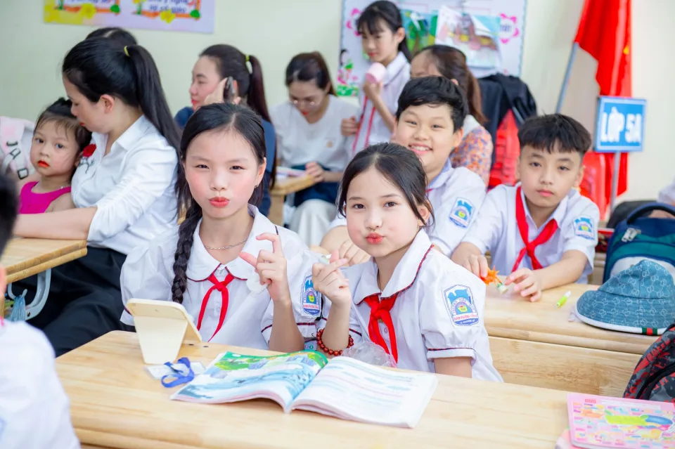 Sinh viên học tiếng Anh tại Lớp Mầm Non Độc Lập Hải Đăng